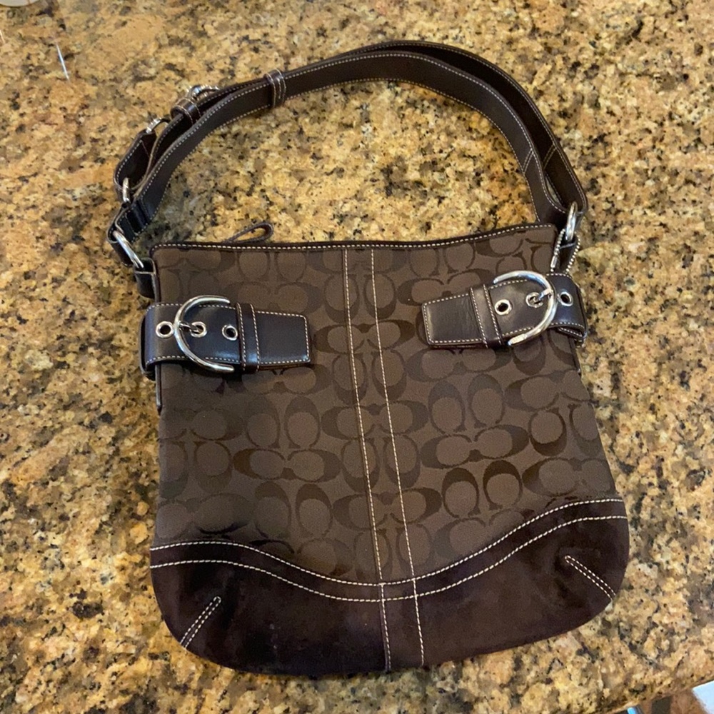 Signature coach shoulder bag